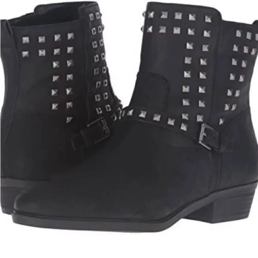 Ralph Lauren women’s black leather studded, ankle suede boot size 7